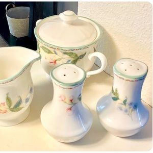 (4) Piece Vintage Noritaki Epoc set.